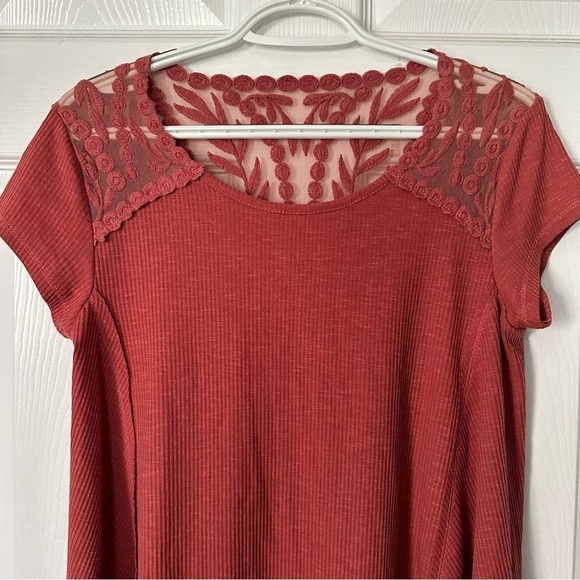 Juniors Jolt Flowy Crochet Sleeves Top Size Medium - Picture 3 of 6